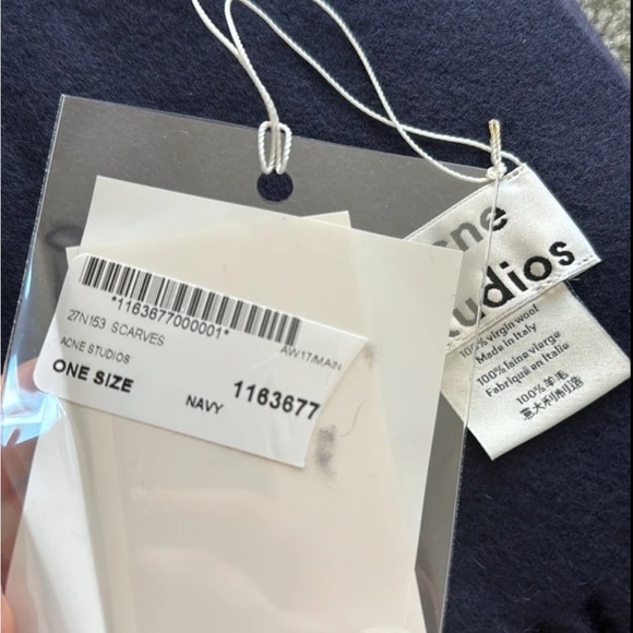 COPY - Acne studios 100% wool large scarf in navy - Picture 4 of 5
